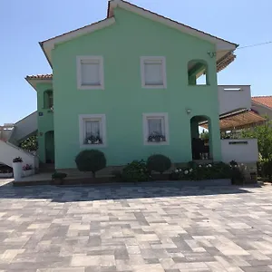 https://lucija-apartments-krk-island.primorje-gorskikotar.com