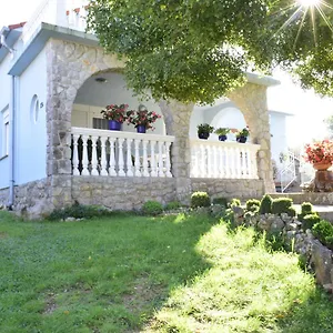 https://apartment-blumen-oase.primorje-gorskikotar.com