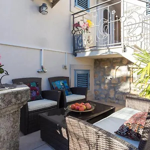 https://maroco.primorje-gorskikotar.com